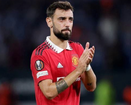 曼联着手调查B费社媒账号被盗事件，强化安全防护