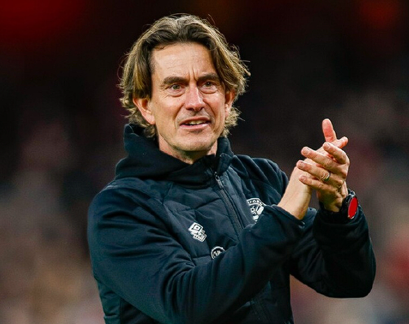 英超第25轮：豪门激战，热刺因罗梅罗陷困境，曼联调整显成效